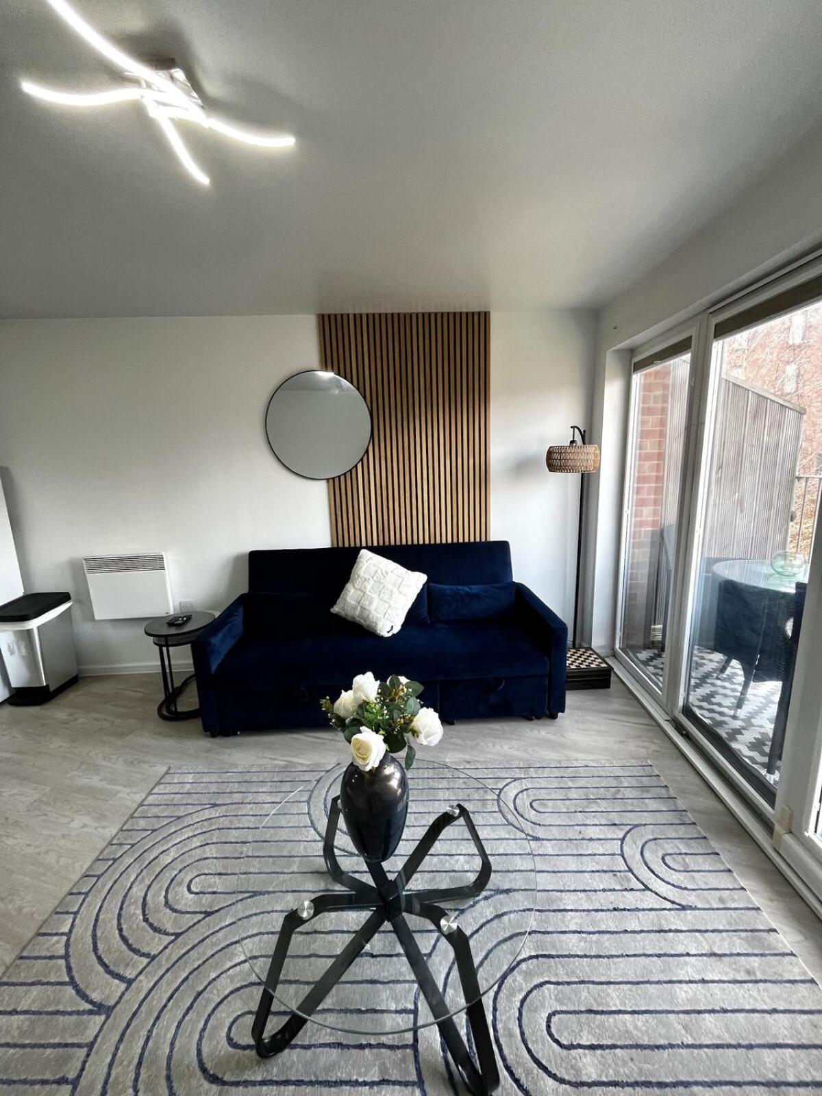 Serene 2-Bed Flat With Canal Views - Coop Live & Ethiad Manchester Buitenkant foto